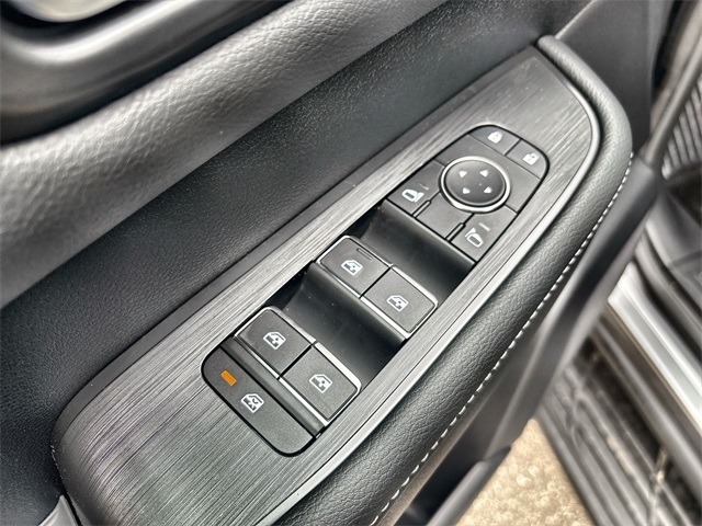 Vehicle image 14 of 37