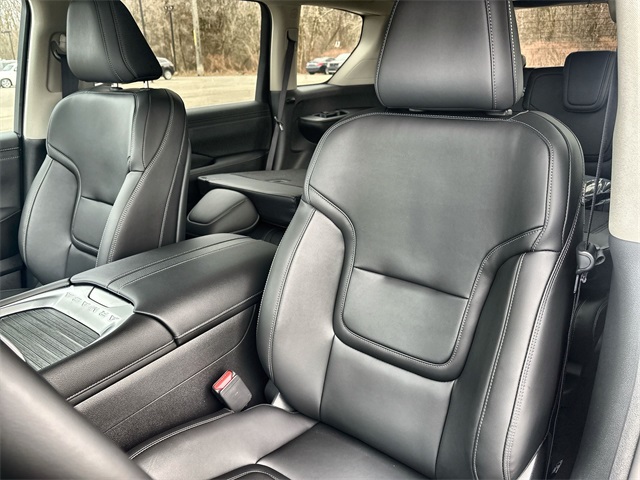 Vehicle image 12 of 37