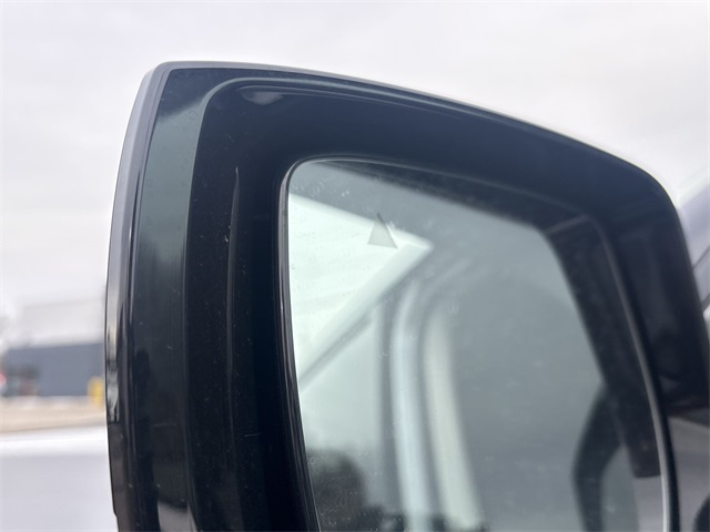 Vehicle image 27 of 37