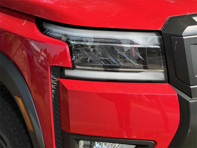Vehicle image 15 of 18