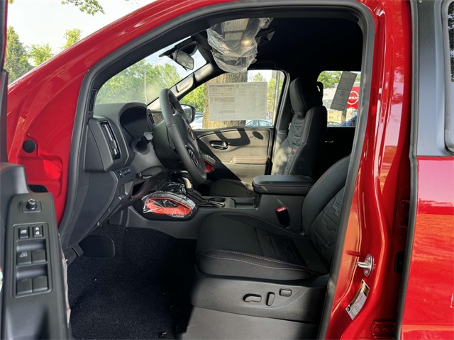Vehicle image 17 of 18