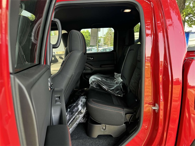 Vehicle image 7 of 18