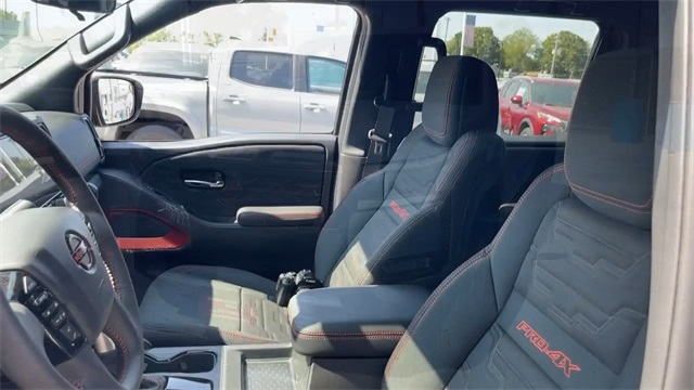 Vehicle image 15 of 22
