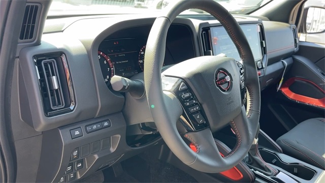 Vehicle image 14 of 22