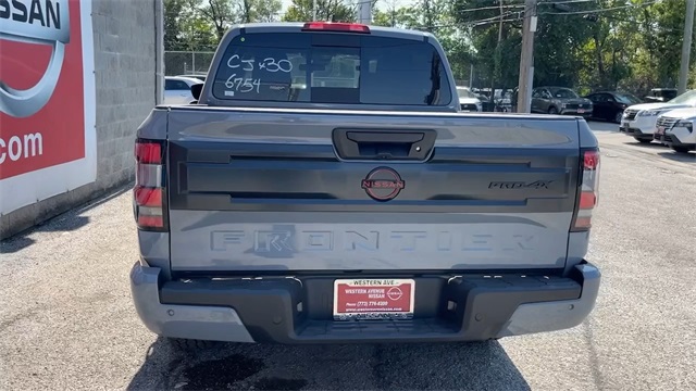 Vehicle image 11 of 22