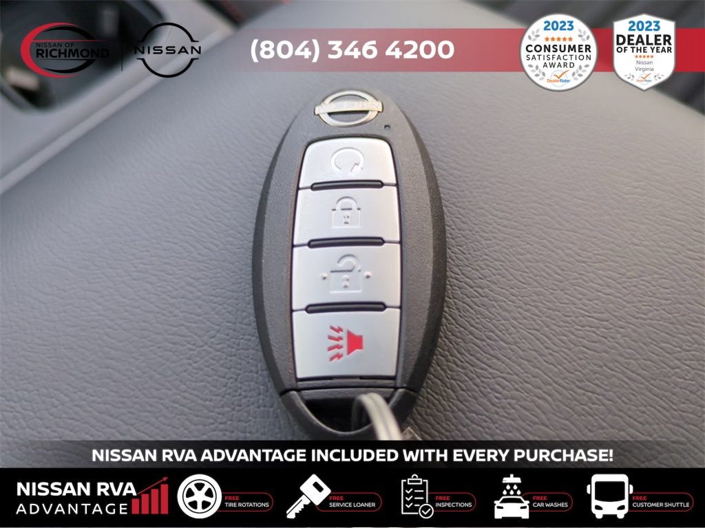 Vehicle image 25 of 29