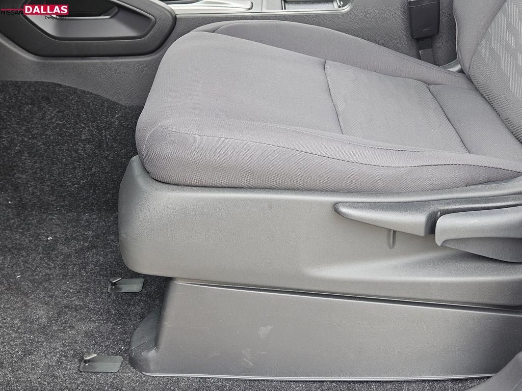 Vehicle image 9 of 22