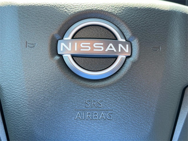 Vehicle image 27 of 33