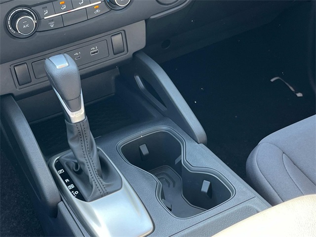 Vehicle image 16 of 33