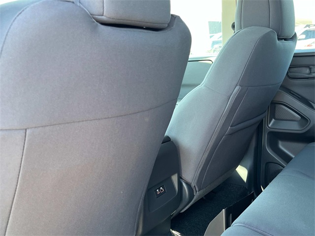 Vehicle image 19 of 33