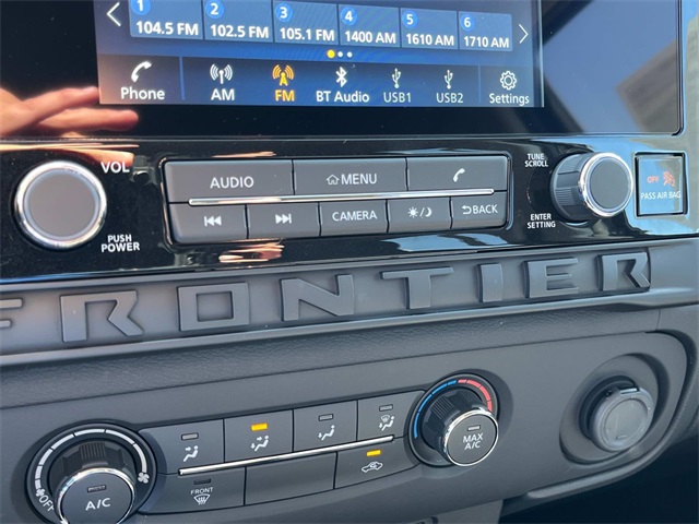 Vehicle image 31 of 33