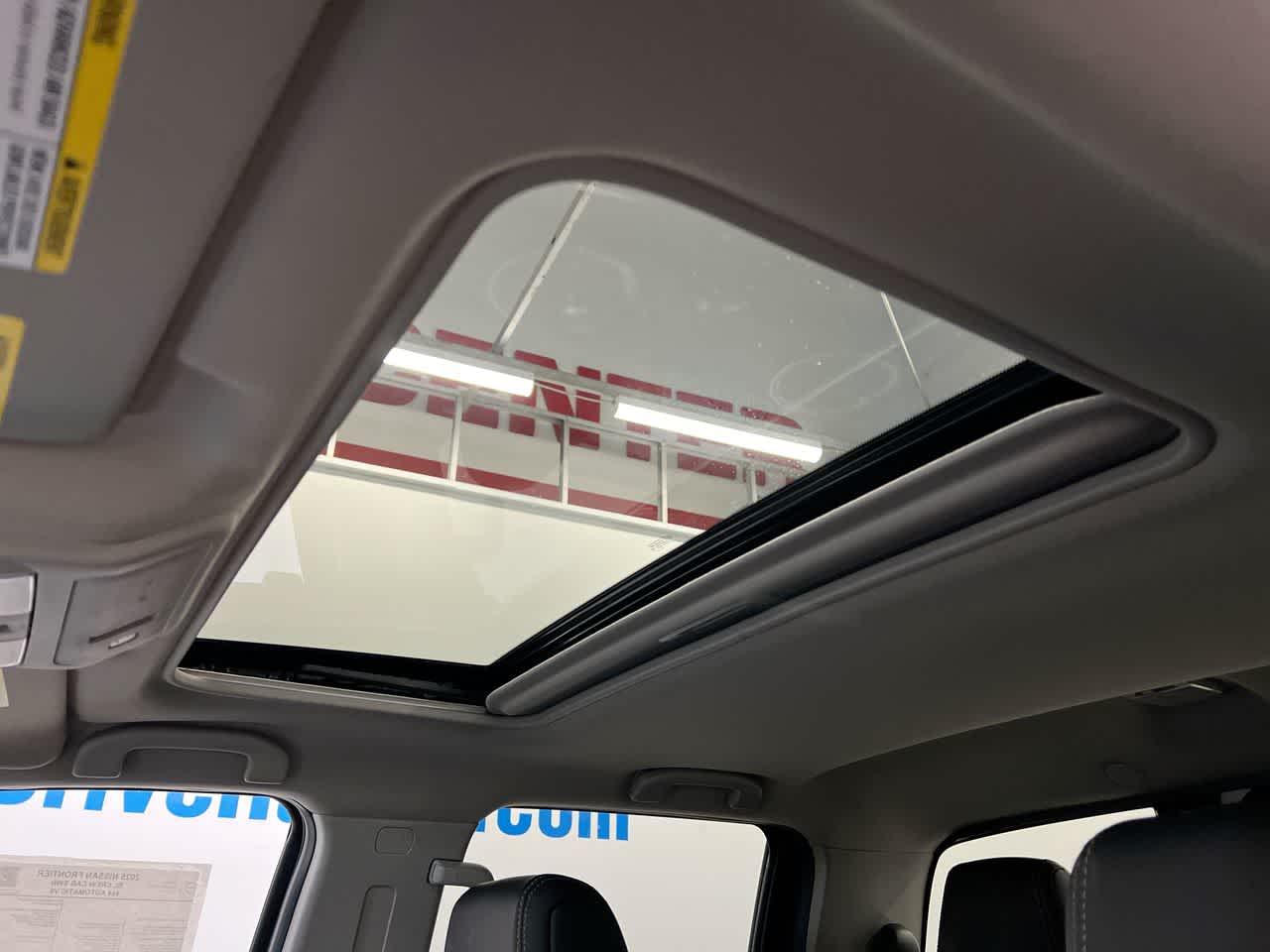 Vehicle image 26 of 28