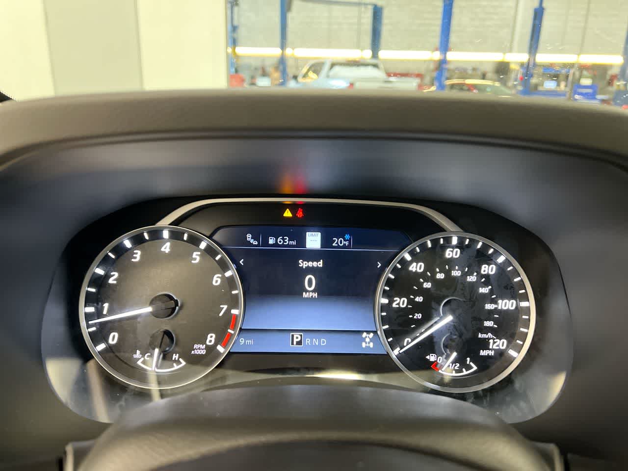 Vehicle image 14 of 28