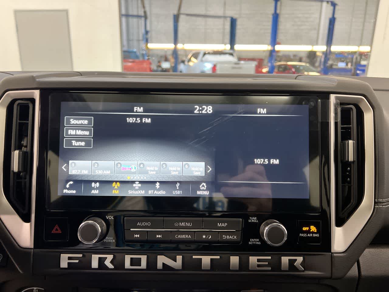 Vehicle image 16 of 28