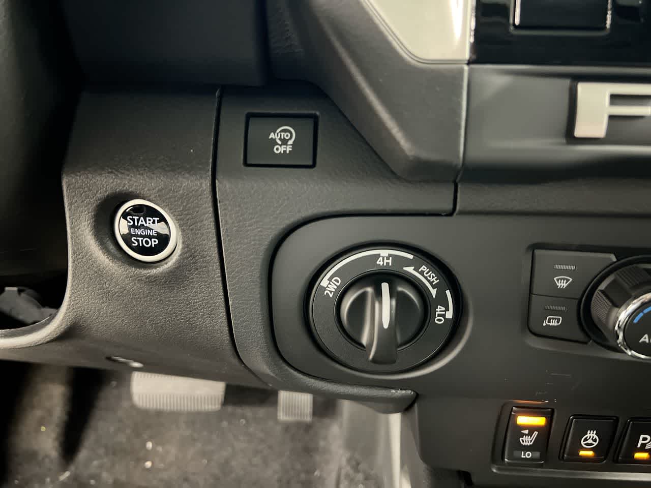 Vehicle image 13 of 28