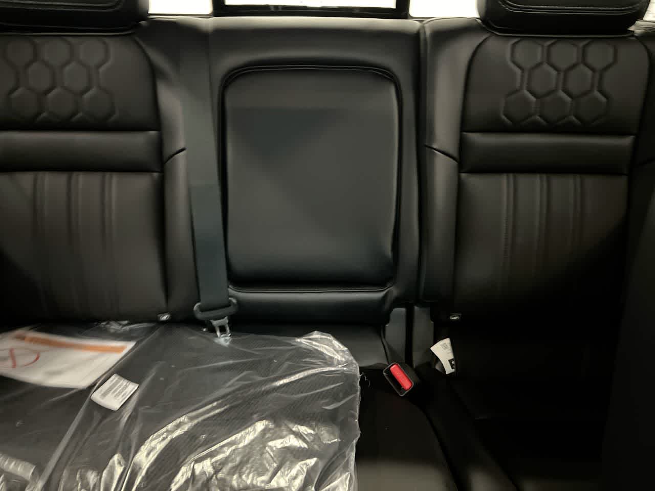 Vehicle image 23 of 28