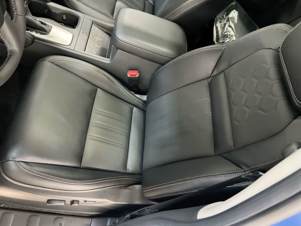 Vehicle image 11 of 28
