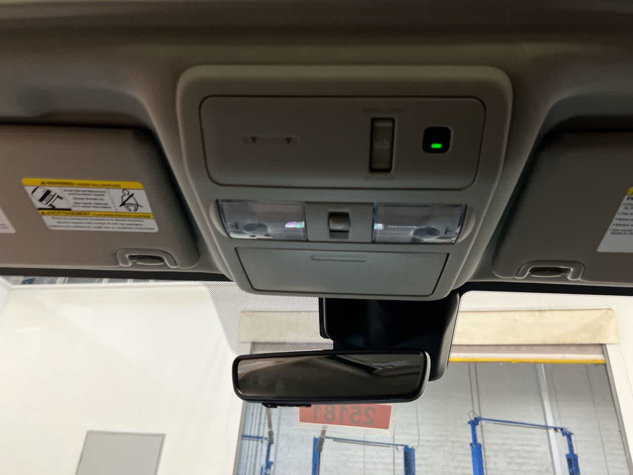 Vehicle image 21 of 28