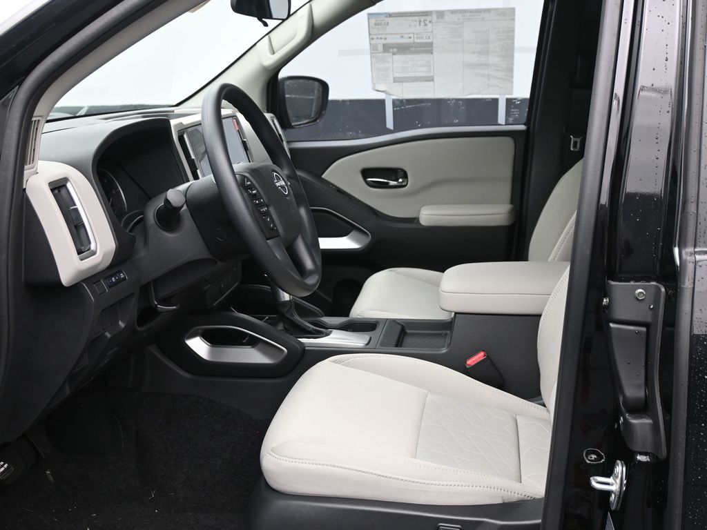 Vehicle image 28 of 31