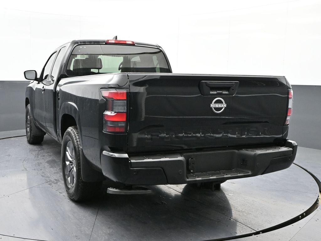 Vehicle image 21 of 31