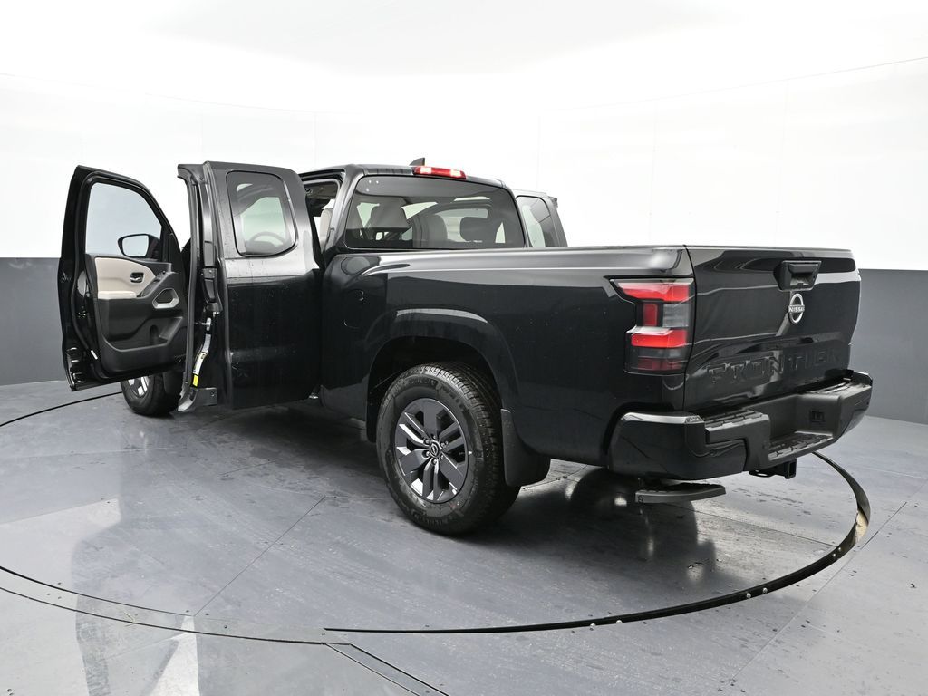 Vehicle image 24 of 31