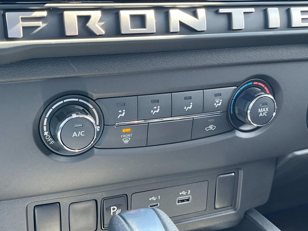 Vehicle image 24 of 30