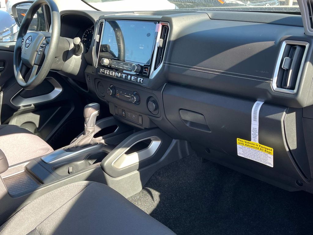 Vehicle image 16 of 30
