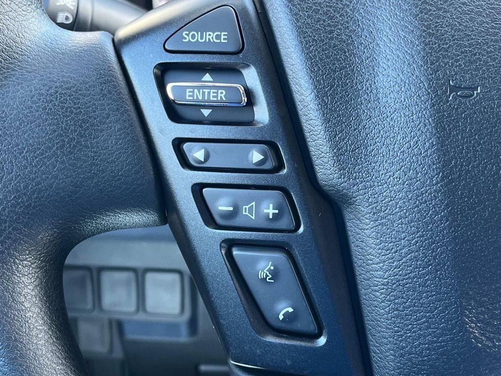 Vehicle image 21 of 30
