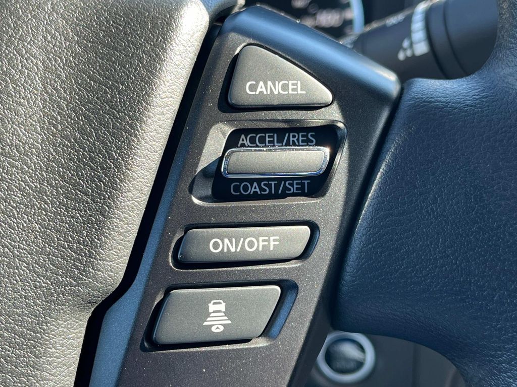 Vehicle image 22 of 30