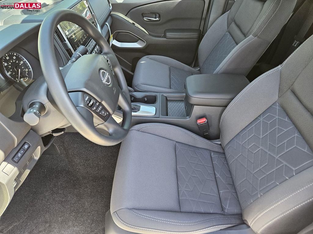 Vehicle image 11 of 22