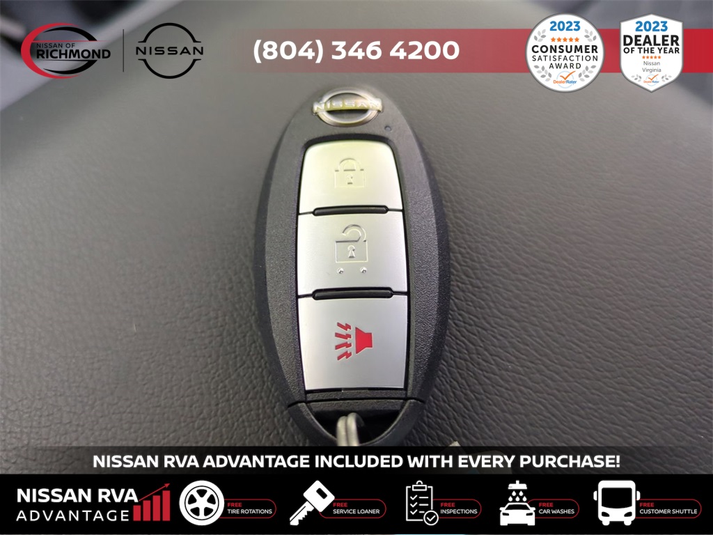 Vehicle image 23 of 28