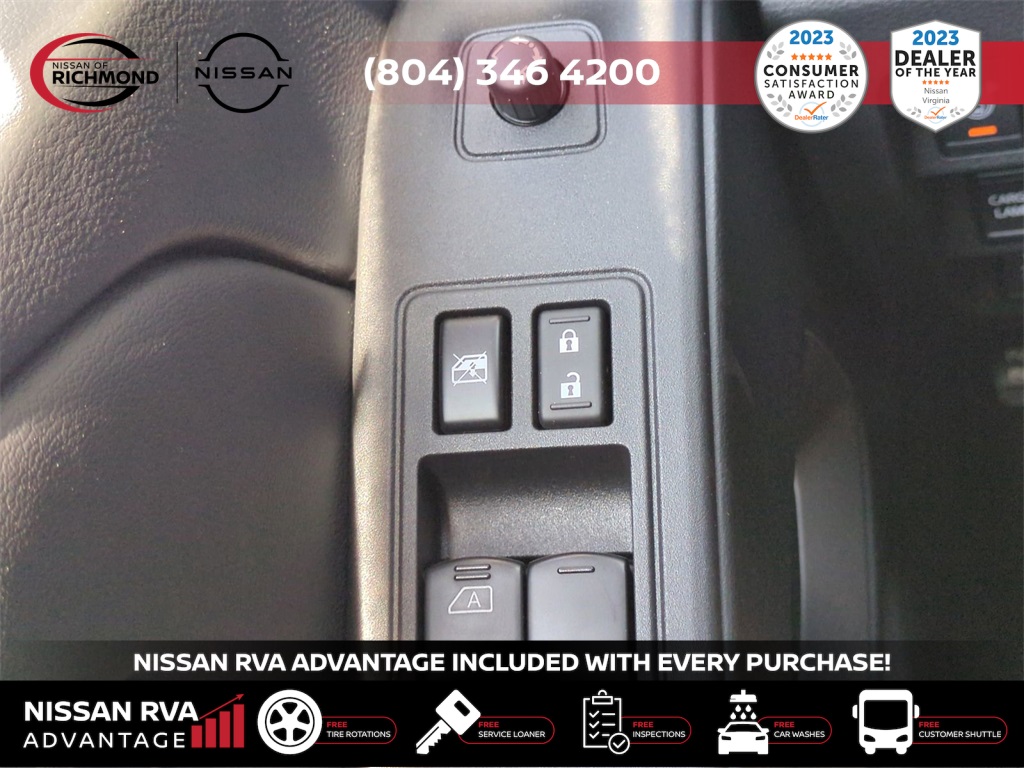 Vehicle image 17 of 28