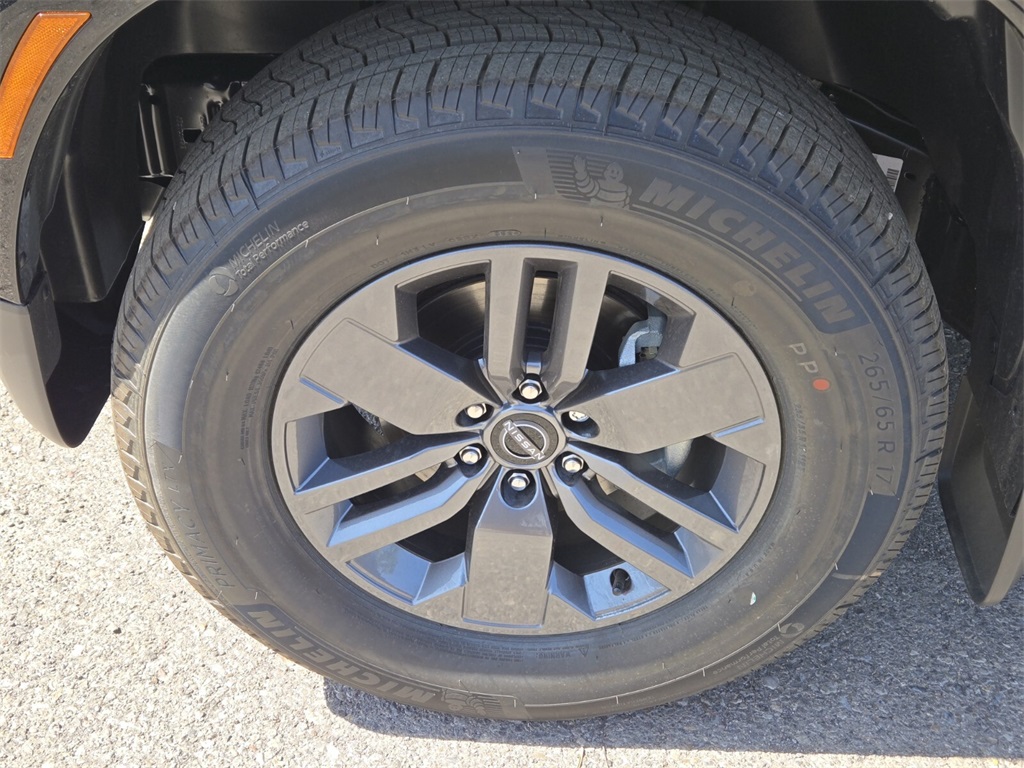 Vehicle image 5 of 13