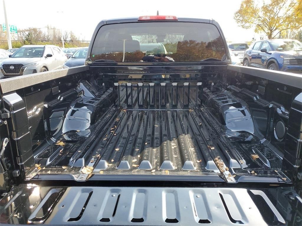 Vehicle image 6 of 9