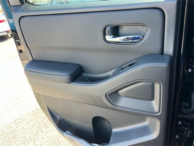 Vehicle image 19 of 34