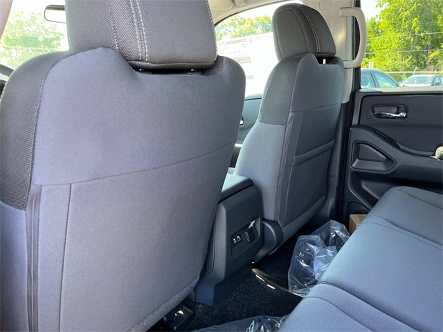 Vehicle image 12 of 34