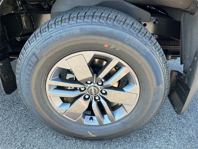 Vehicle image 9 of 34