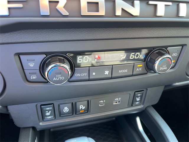 Vehicle image 23 of 34