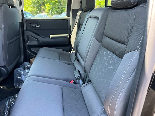 Vehicle image 10 of 34