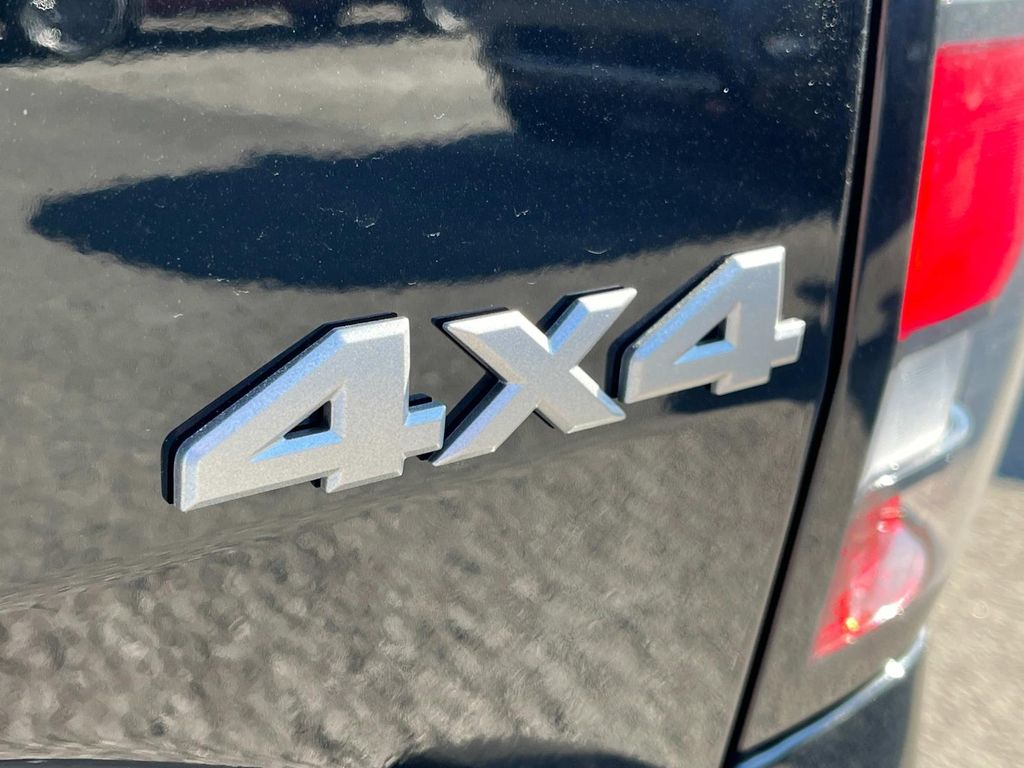 Vehicle image 11 of 34
