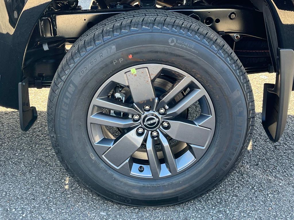 Vehicle image 13 of 34