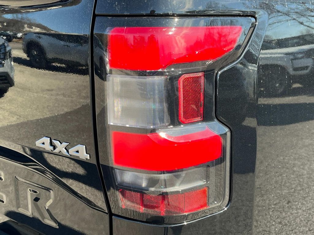 Vehicle image 10 of 34