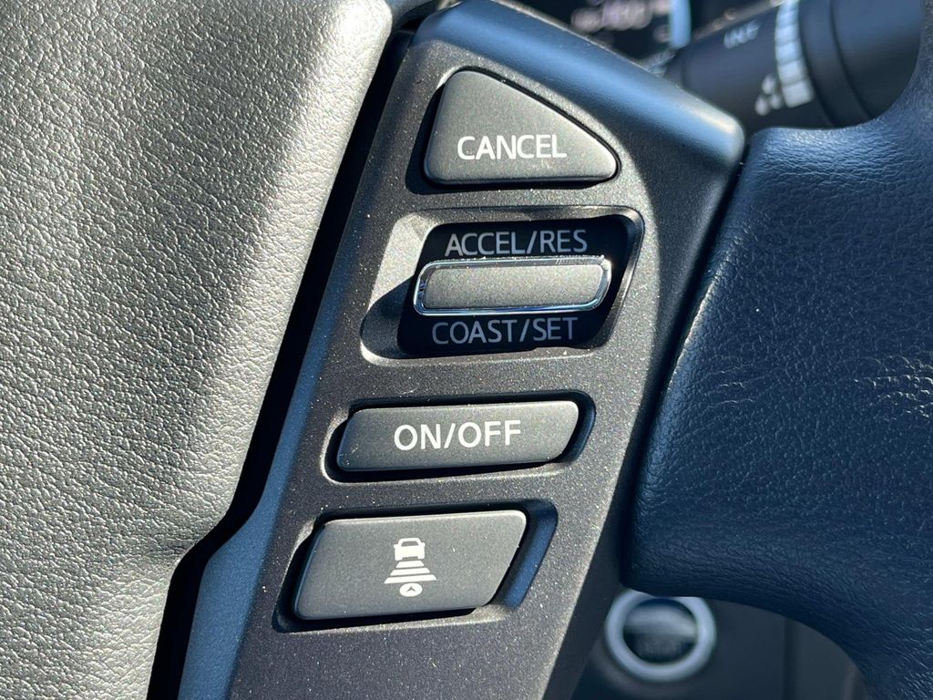 Vehicle image 29 of 34