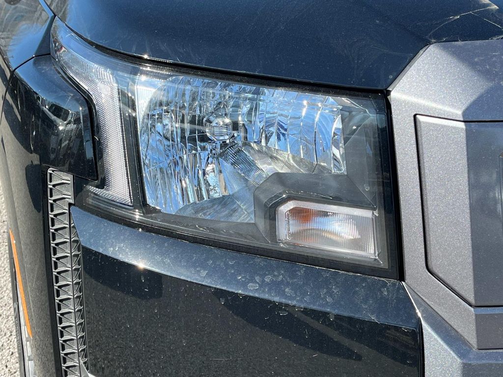 Vehicle image 9 of 34