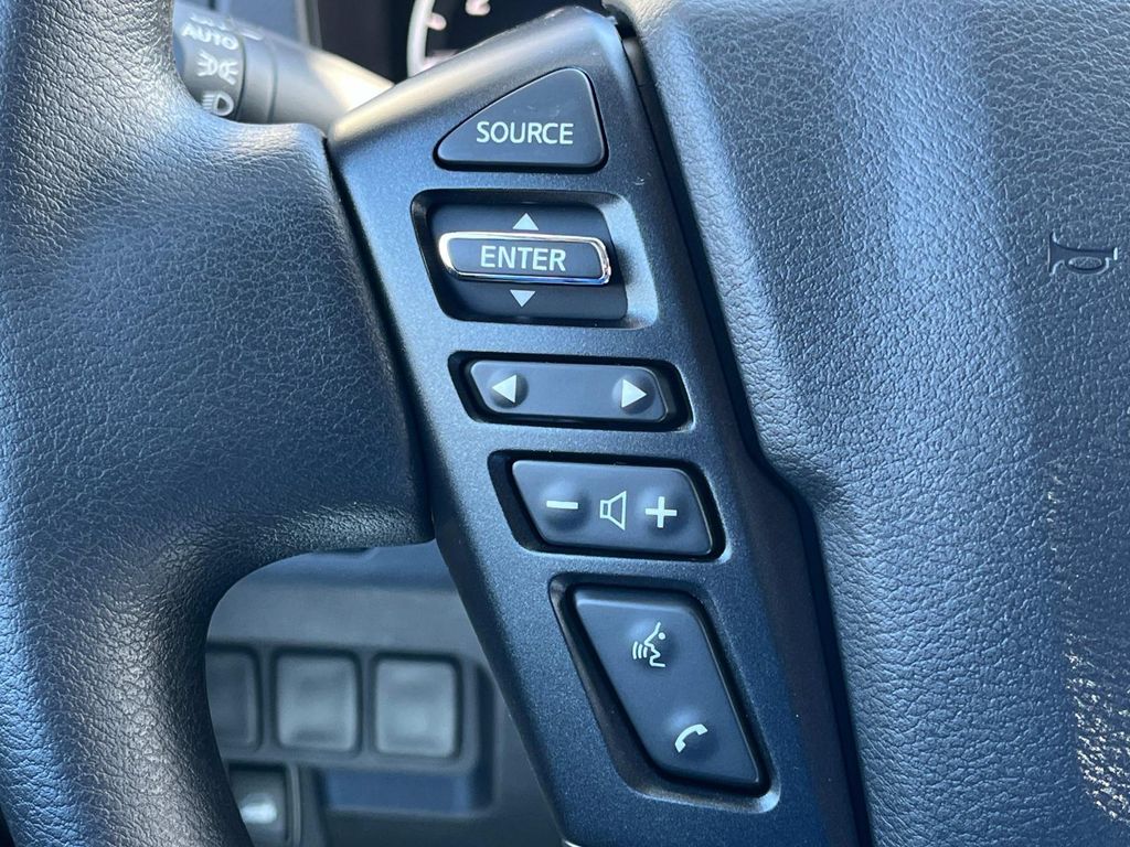 Vehicle image 28 of 34
