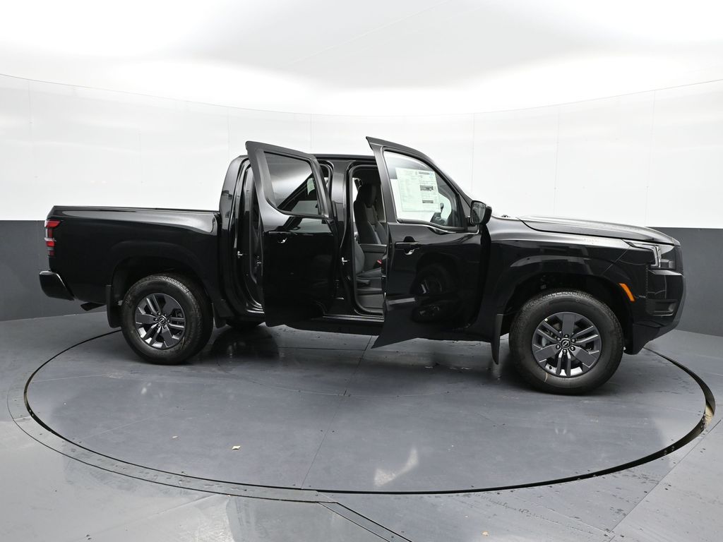 Vehicle image 9 of 32