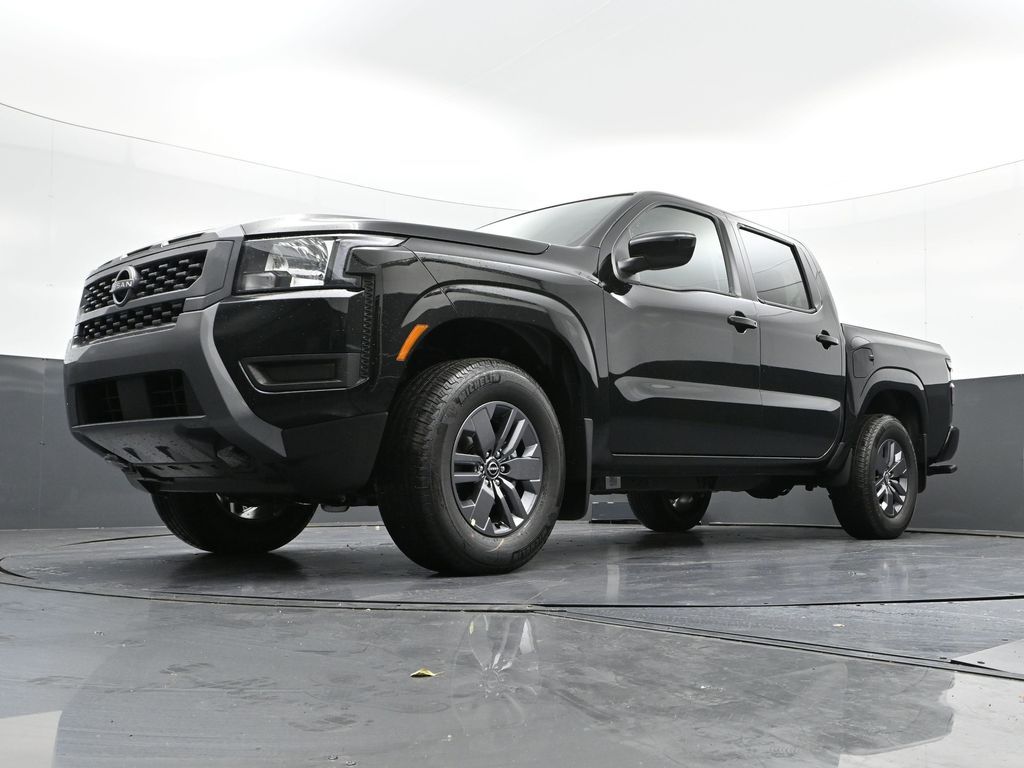 Vehicle image 24 of 32