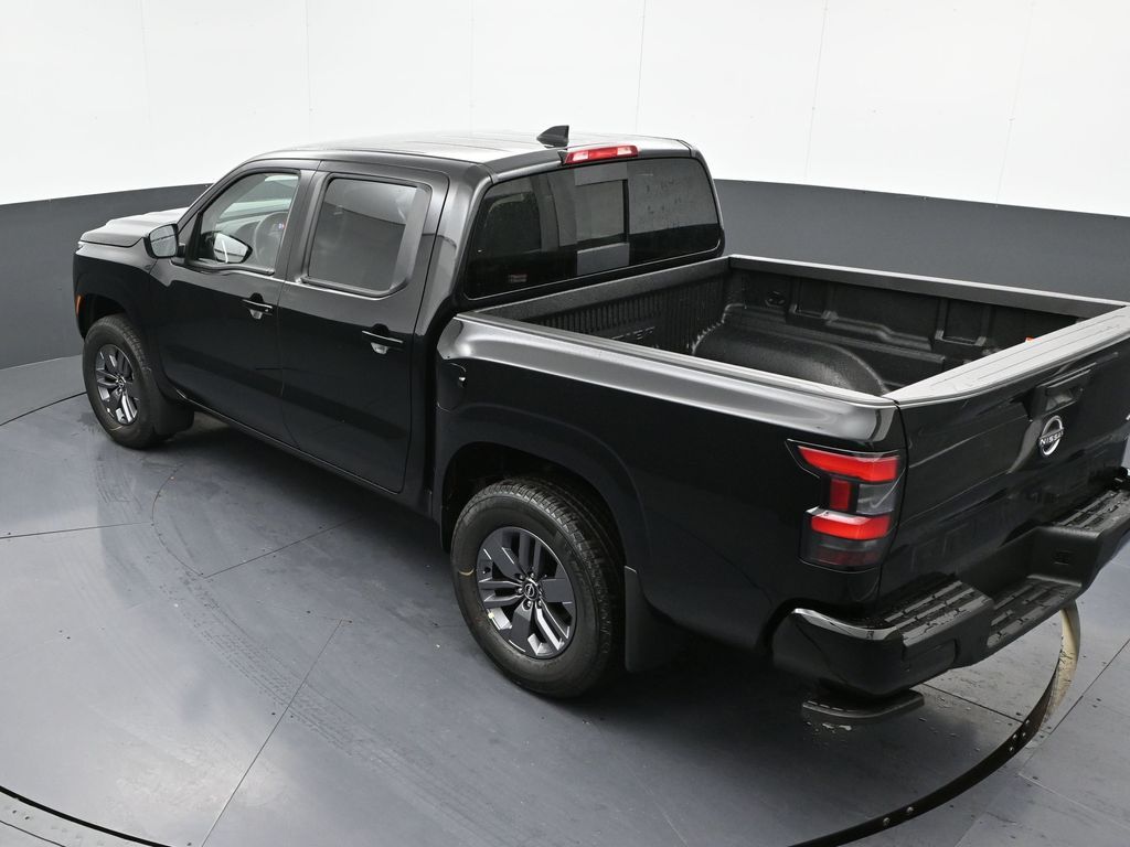 Vehicle image 21 of 32