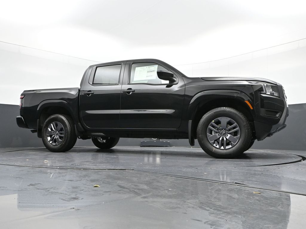 Vehicle image 10 of 32