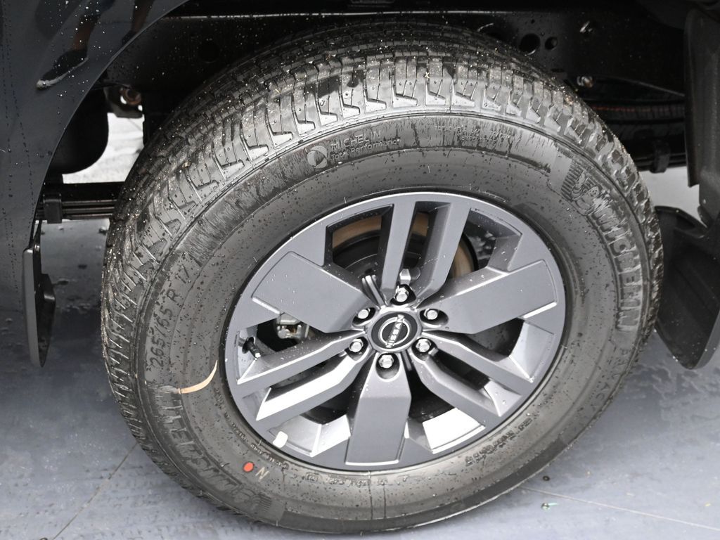 Vehicle image 31 of 32